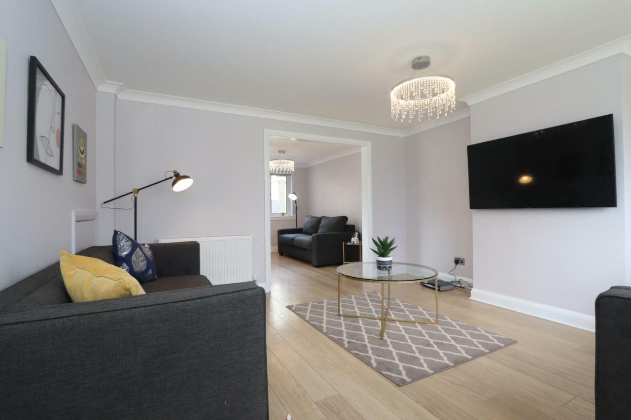 Dunfermline - Luxury 3 Bedroom 2 Bathroom Detached House With Garden Exterior foto